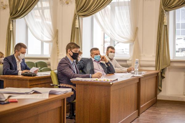 Собрание Думы: корректировка бюджета, ремонт дорог, отопительный сезон