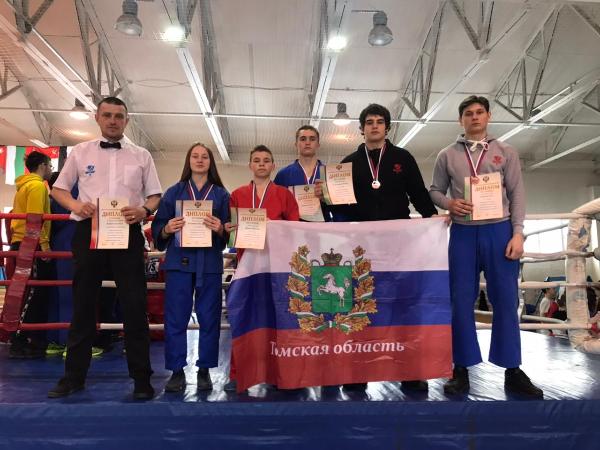 Трое спортсменов Томского района завоевали медали первенства России по универсальному бою Трое спортсменов Томского района завоевали медали первенства России по универсальному бою