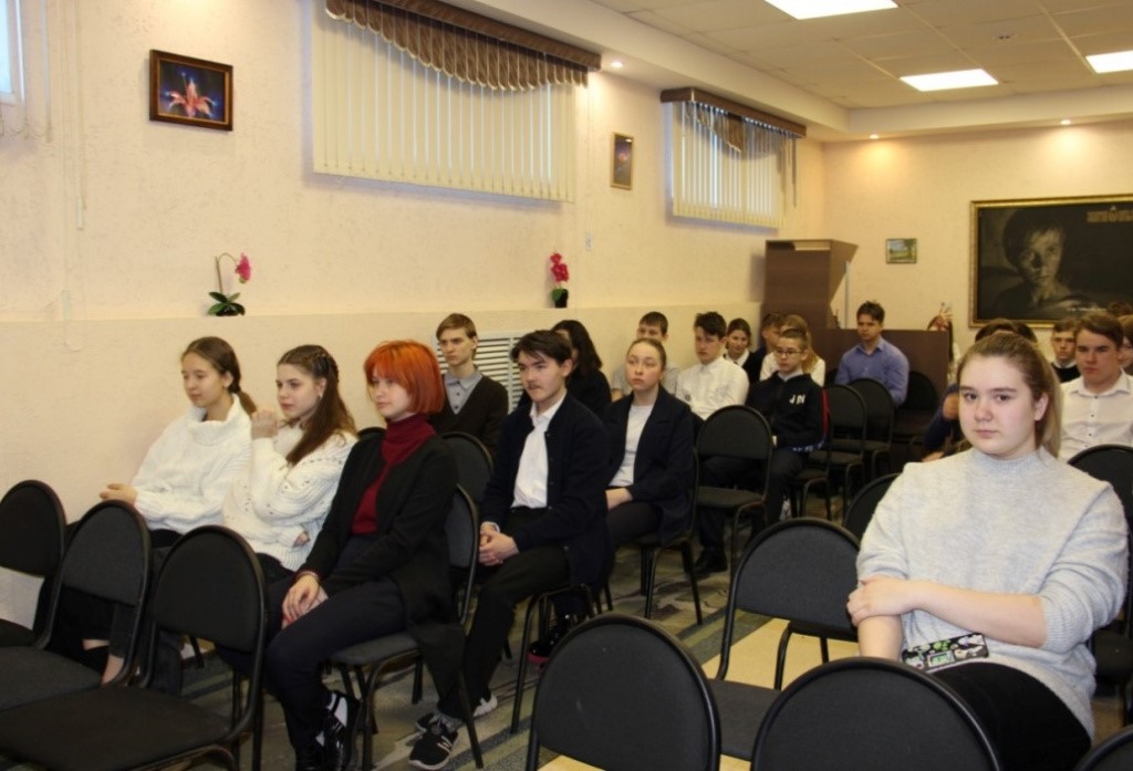Школьники посетили музей в деревне Черная Речка Школьники посетили музей в деревне Черная Речка