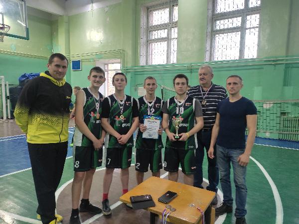 Соревнования по стритболу прошли среди школьников Томского района Соревнования по стритболу прошли среди школьников Томского района