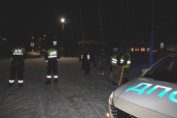 В Томском районе родительский патруль призвал водителей пристегивать юных пассажиров В Томском районе родительский патруль призвал водителей пристегивать юных пассажиров