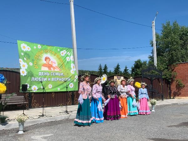 В селе Коларово состоялся конкурс-фестиваль Петра и Февронии В селе Коларово состоялся конкурс-фестиваль Петра и Февронии