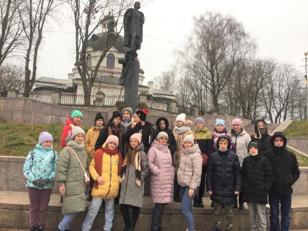 Школьники Томского района побывали с экскурсией в Петербурге Школьники Томского района побывали с экскурсией в Петербурге