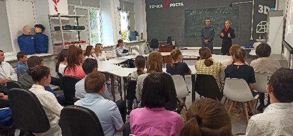 ГИБДД и Гостехнадзор провели профилактические беседы со школьниками ГИБДД и Гостехнадзор провели профилактические беседы со школьниками