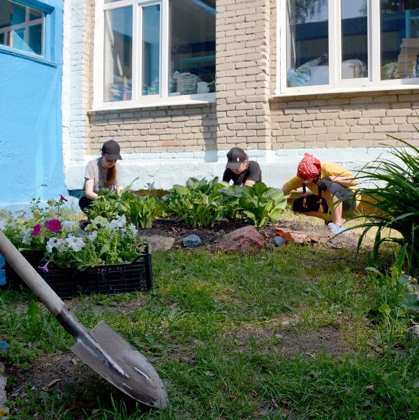 Школьные трудовые будни в Томском районе Школьные трудовые будни в Томском районе