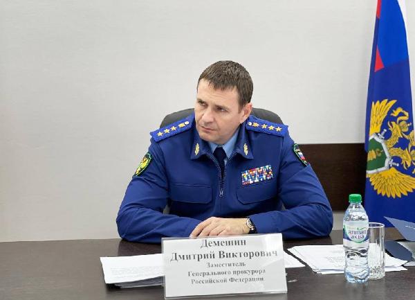 Заместитель Генерального прокурора России Дмитрий Демешин поручил прокурору Томской области инициировать уголовное преследование ответственных лиц в связи с хищениями бюджетных средств при ремонте здания школы в г. Кедровом Томской области Заместитель Генерального прокурора России Дмитрий Демешин поручил прокурору Томской области инициировать уголовное преследование ответственных лиц в связи с хищениями бюджетных средств при ремонте здания школы в г. Кедровом Томской области